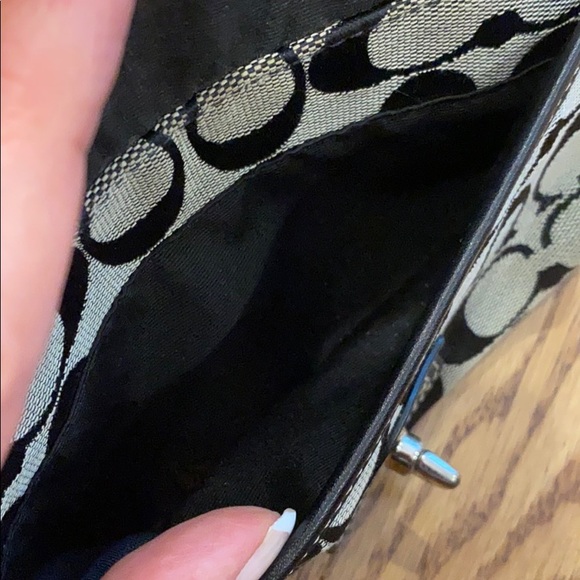 Coach signature wristlet - Picture 6 of 8